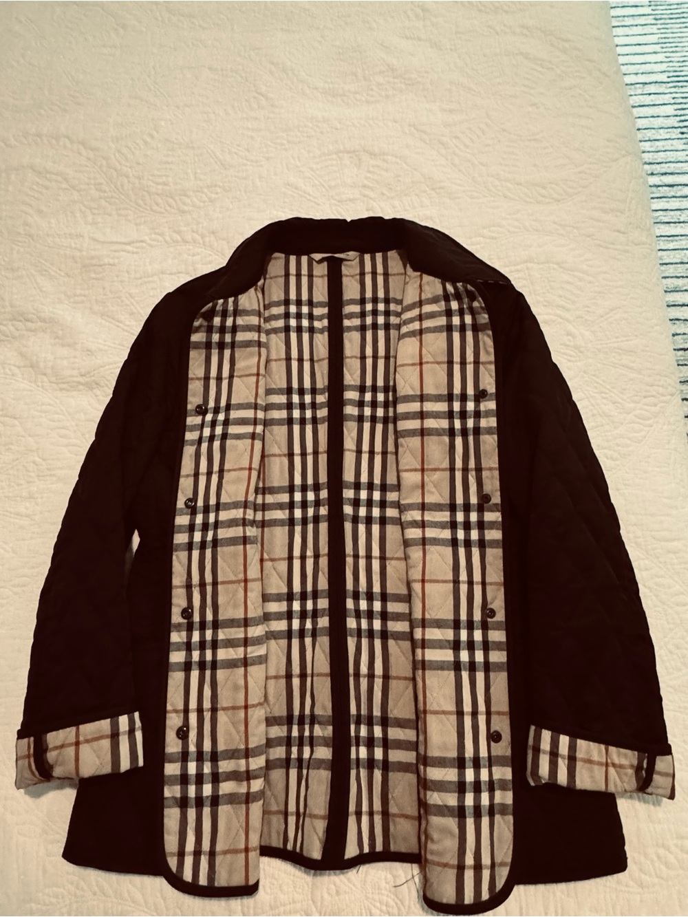 Burberry quilted jacket in Women's size M in Great Condition - Picture 5 of 14